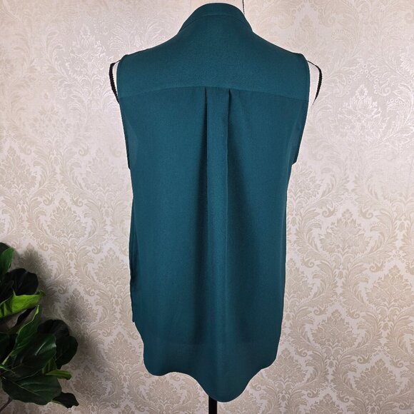 H & M Size 8 Emerald Green Sleeveless Blouse Split V-neck Flowy Lightweight - Picture 4 of 9